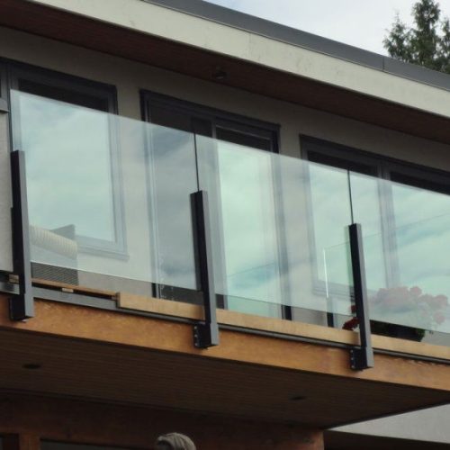 Top Glass Railing with half posts
