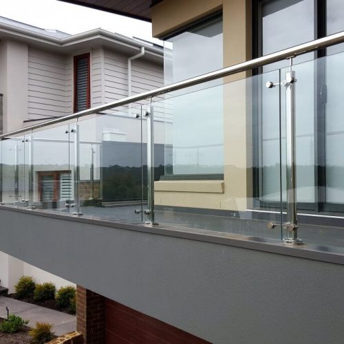 Stainless Steel Posts with Standoff Hardware And Glass
